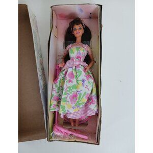 New Mattel 1996 Avon Special Edition Exclusive Spring Petals Barbie Brunette
